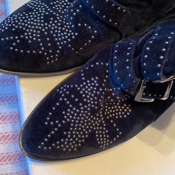 Chloe Susanna Navy Velvet Studded Ankle Bootie EUC Size 7.5/37.5 - Picture 7 of 11